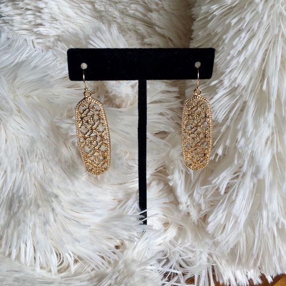 Oblong Gold Moroccan Dangle Earrings - Picture 2 of 2